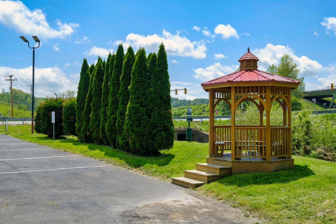 Red Roof Inn Hillsville Exterior photo