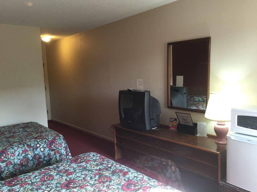 Red Roof Inn Hillsville Exterior photo