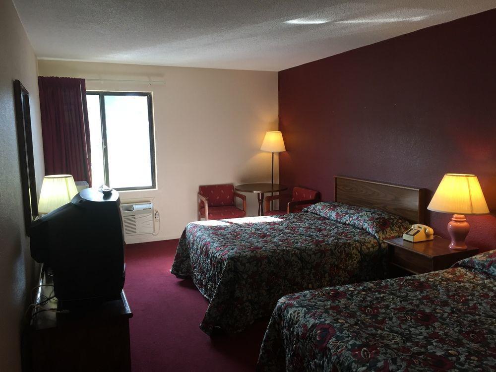 Red Roof Inn Hillsville Exterior photo