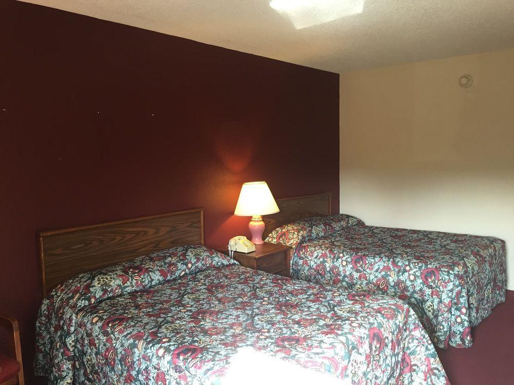 Red Roof Inn Hillsville Exterior photo